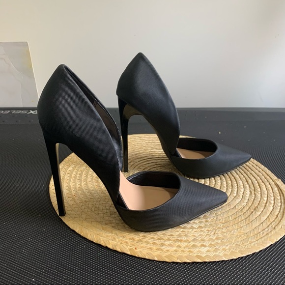 Monika Classy 5’’ Heel Pointy Toe Pumps - Picture 6 of 16